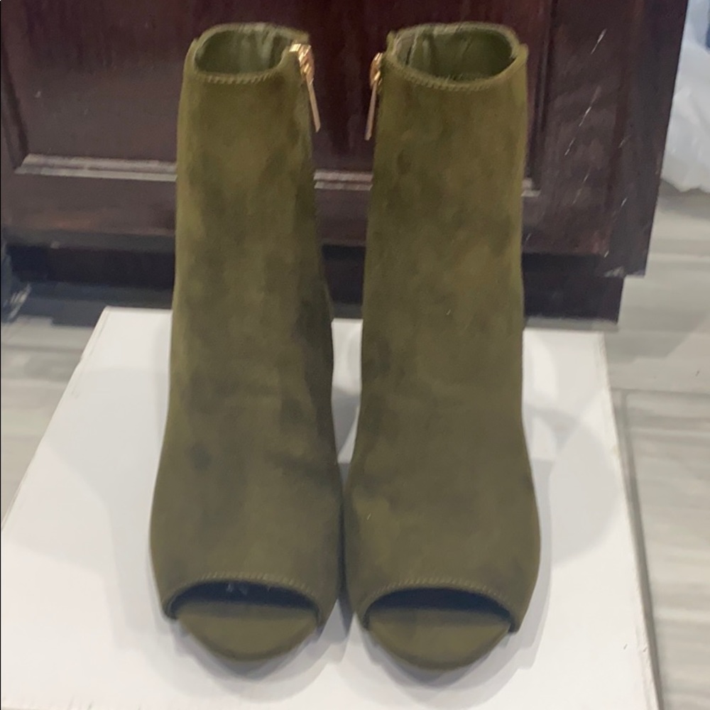 Open toe booties - Picture 3 of 3